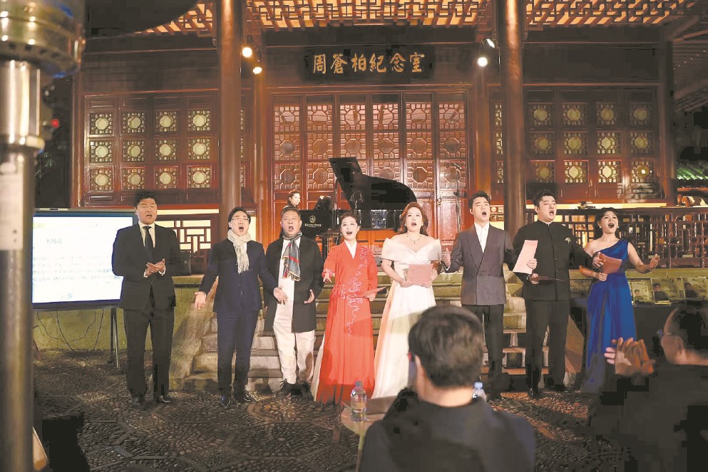 《长城谣》黑胶唱片在武汉首发，廖昌永深情歌唱致敬恩师周小燕(长城谣视唱)