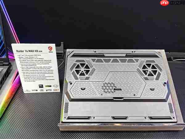 首款性能释放300W游戏本！微星全新泰坦16/MAX亮相：满功耗RTX 5090