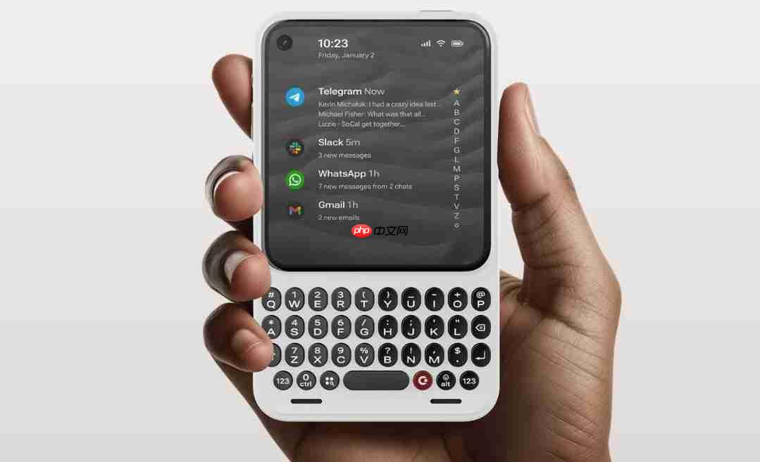 告别虚拟按键！Clicks Communicator实体键盘手机怀旧登场 燃烧你的黑莓魂