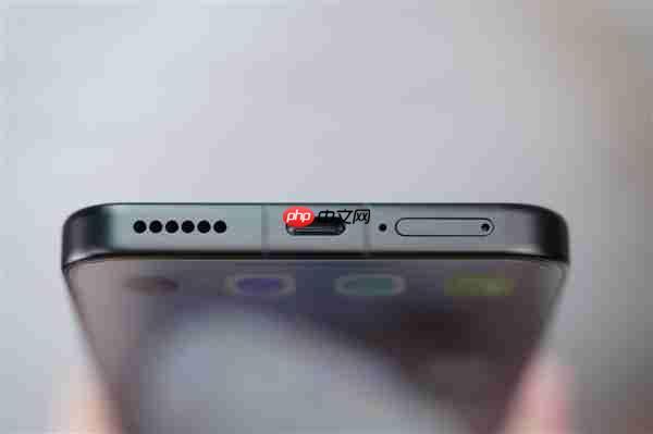 10000mAh巨无霸电池仅2599元起！荣耀WIN RT图赏