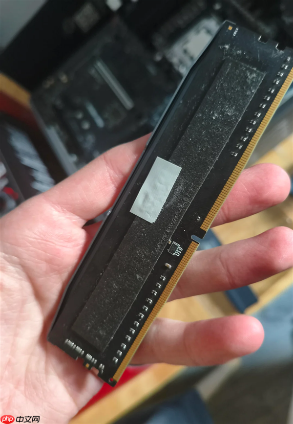 消费者被坑惨！亚马逊官方买DDR5：竟然是穿马甲的DDR4