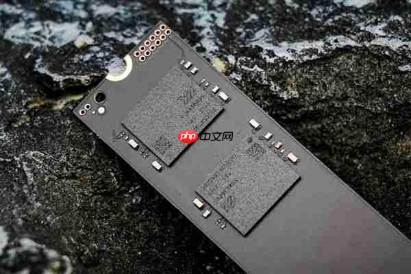 长江存储PC42Q实测：商用消费级固态硬盘新标杆