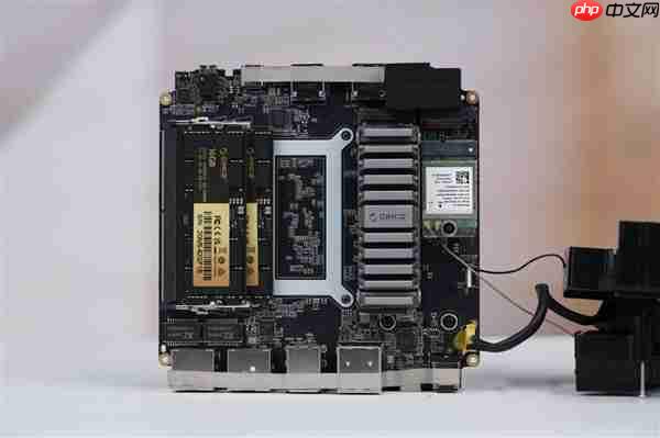 致敬苹果Mac Pro刨丝器！奥睿科Omini Pro迷你机图赏