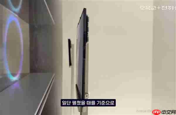 安卓首款三折叠屏！三星Galaxy Z TriFold真机公布：跟华为不一样