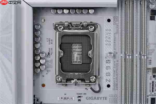 雪景房主机必看！技嘉电竞冰雕Z890 AORUS PRO ICE主板图赏