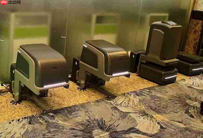 云迹科技机器人健康行：机器人UP迎来专属保养，用心守护酒店智能运营