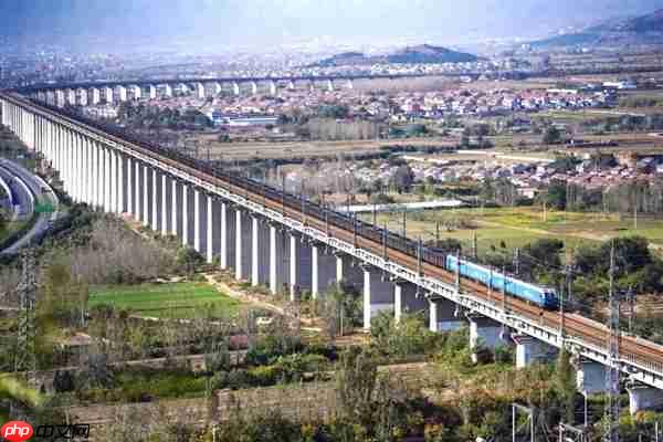 8倍于复兴号标准动车组！超长火车震撼再现：到底有多少节车厢