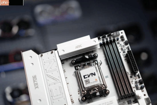 旗舰规格，纯白美学！七彩虹首款X870E主板正式开售