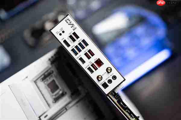 纯白只要2399元！七彩虹首款AMD X870E高端主板开卖