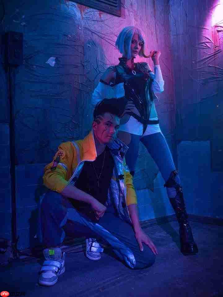 长腿模特cos《赛博朋克：边缘行者》露西 倩影吸睛