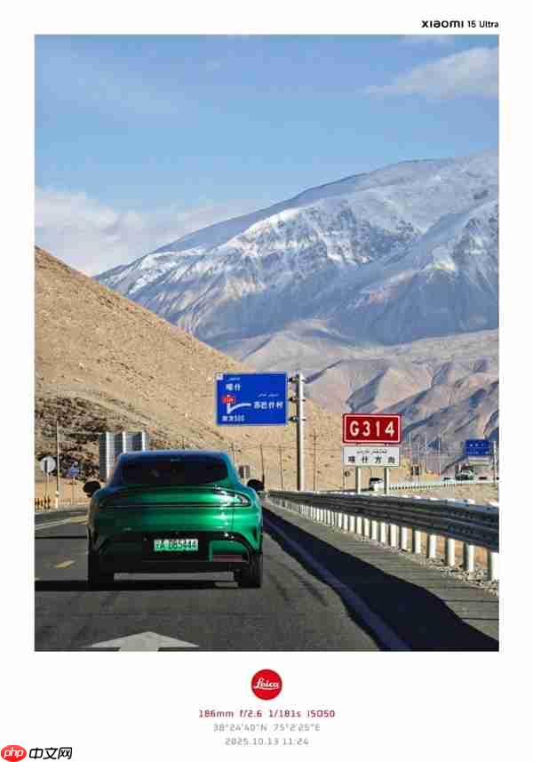 雷军晒新疆亲测小米YU7照片：单手握方向盘 表情轻松