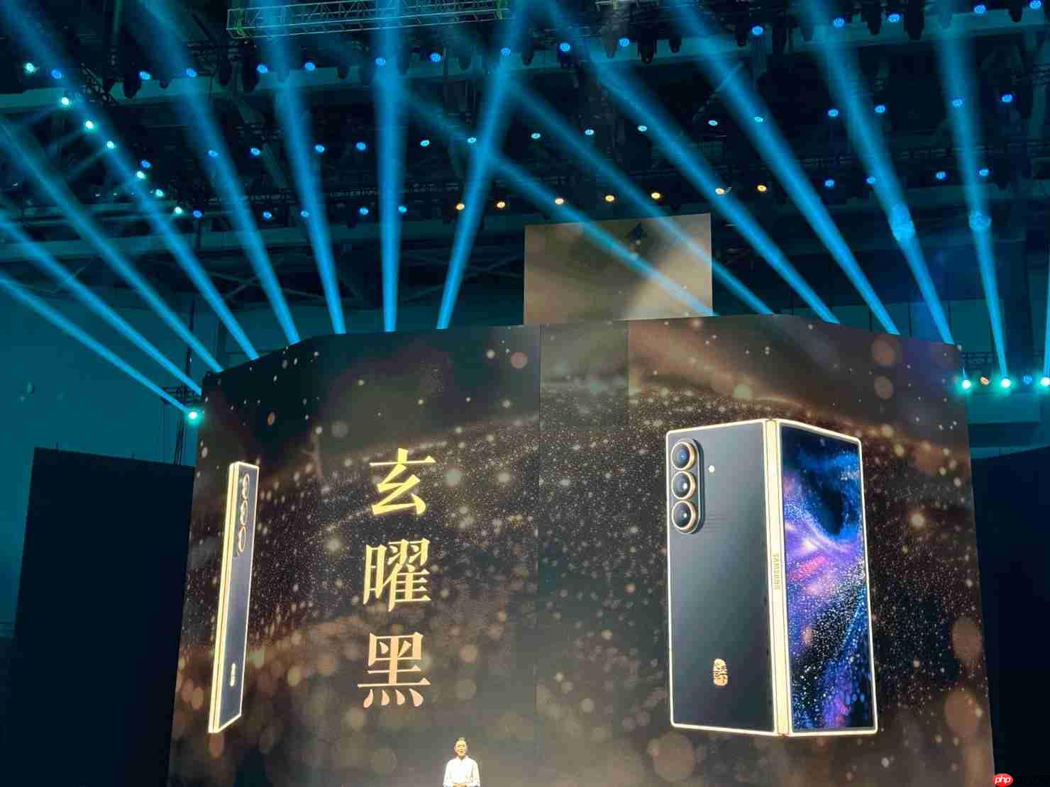 16999元起！三星W26正式发布