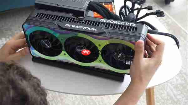 同样带宽 雷电5外置显卡居然完败于OCuLink！