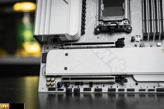 七彩虹高颜值WIFI7新品主板发布，战斧超级黑刃与MEOW B850开启预约