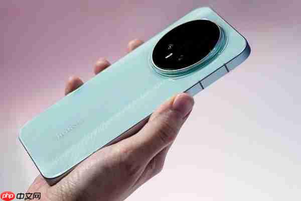 荣耀Magic8新机曝光 首批搭载骁龙8E5定档10月