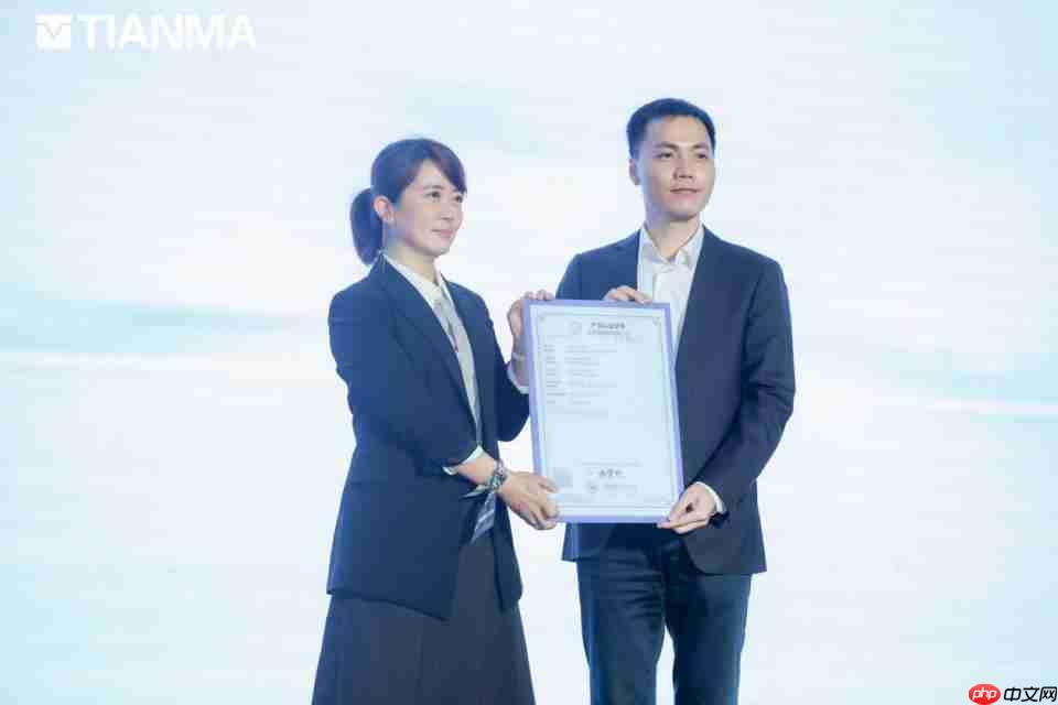 天马发布高端OLED品牌“天工屏”，中国显示技术点亮全球