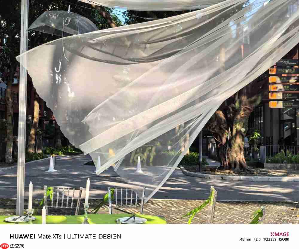 华为Mate XTs体验：降价2000元反而更强了，三折叠实用的开端？