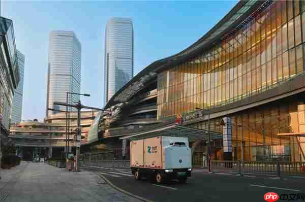 无人配送车驶入千家万户  九识智能何以重塑物流新生态