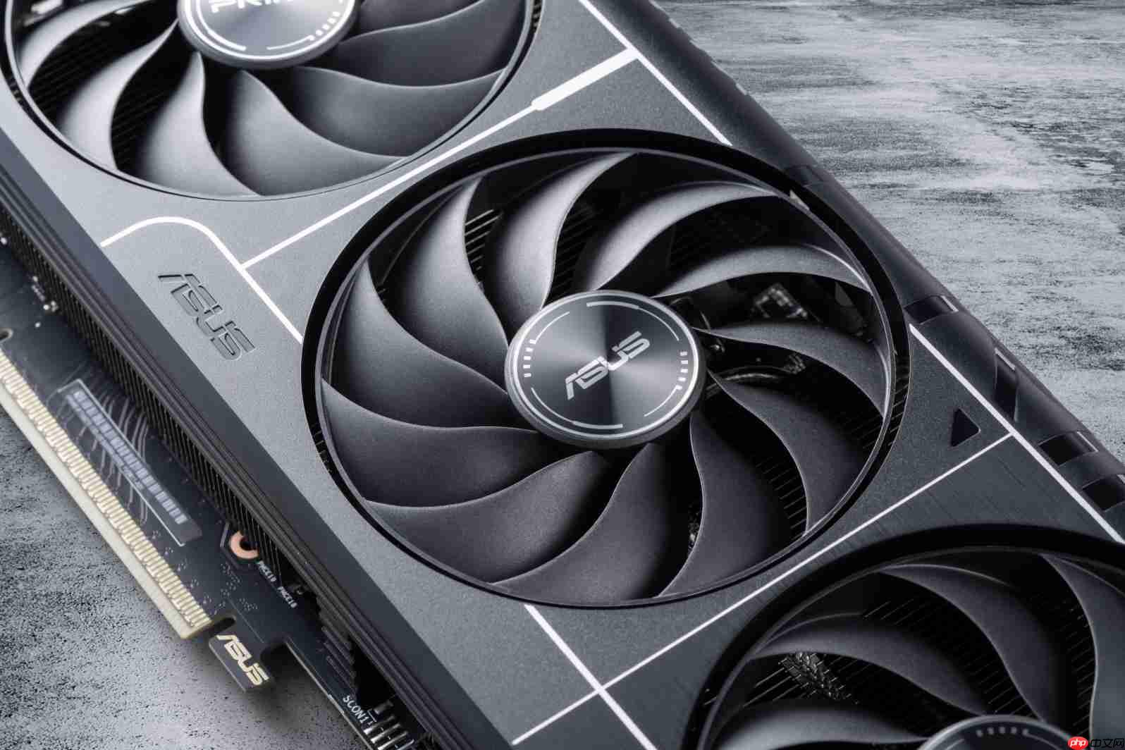 高效能本地加速！华硕5070大师显卡 助力OpenAI 潜力释放