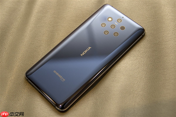 厂商不堆多摄了！Omdia：智能手机摄像头数量持续下降