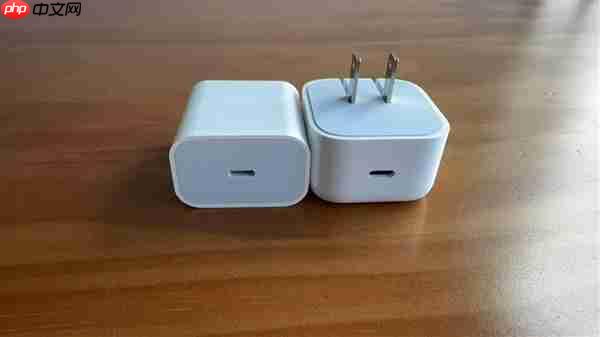 苹果新款40W充电器开箱：体积惊艳 功率密度大提升！