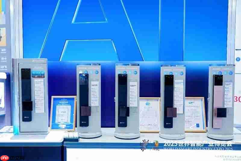 萤石网络闪耀2025智博会，以“+AI”战略勾勒智慧生活新图景