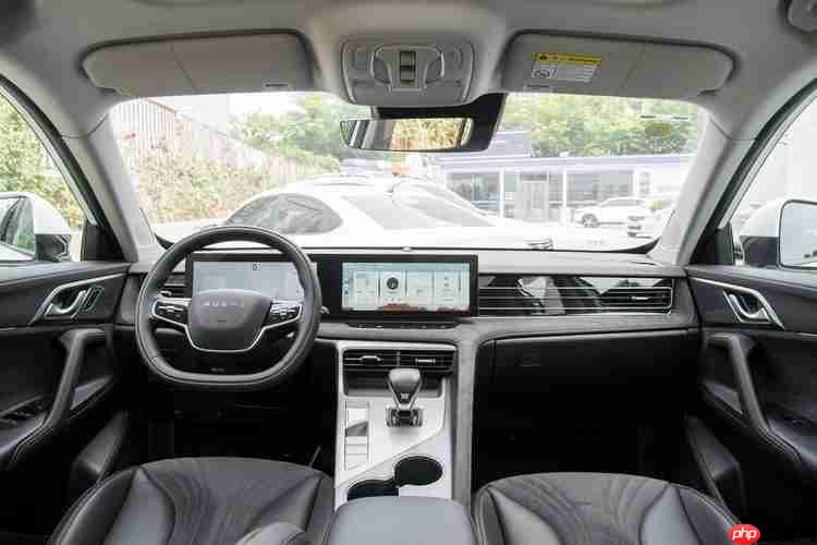 2025油电同价：10万SUV荣威D5XDMH性价比革命