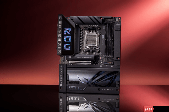 华硕ROG X870E HERO BTF背置主板震撼科隆游戏展