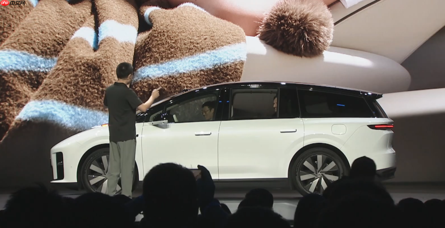 李想自嘲第一次看见理想 i8 觉得有点丑，越看越顺眼