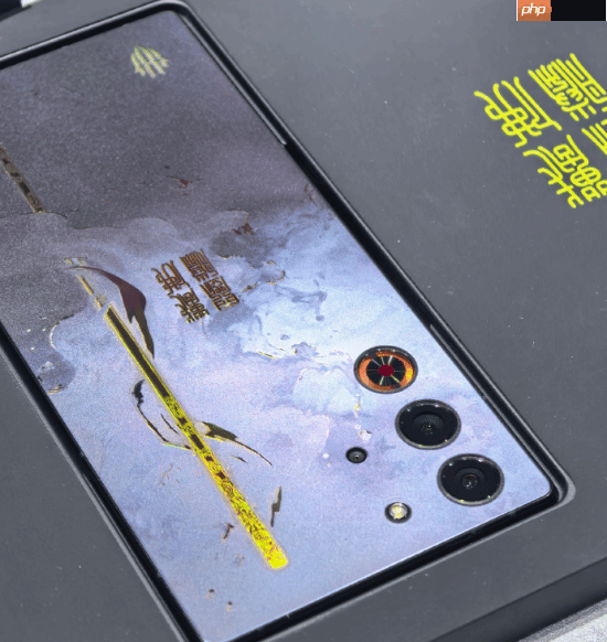 红魔10S Pro斗战胜佛版真机亮相ChinaJoy：自带24K金箍棒！