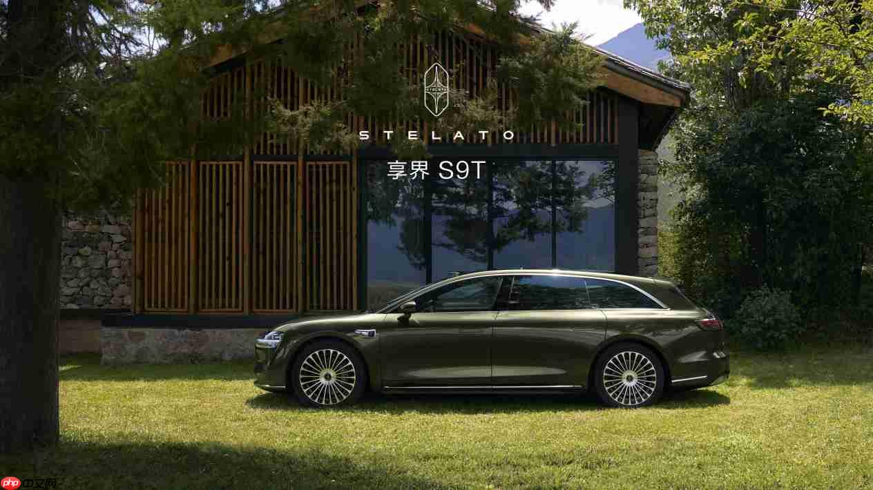 余承东亲测享界S9T智慧电动门，这才是豪华车该有的样子