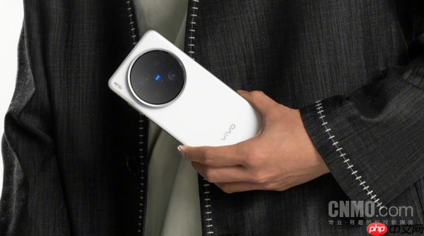 vivo X300系列影像配置曝光：200MP主摄+双50MP镜头