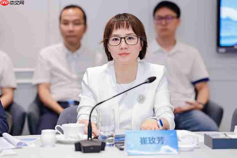 电子科技大学鲲鹏昇腾科教创新孵化中心揭牌，打造中国算力生态“成电范式”