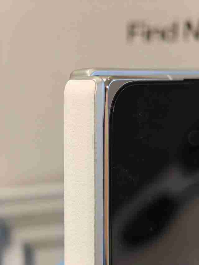 OPPO Find N5折叠屏真机细节图公布 配备三段式静音键