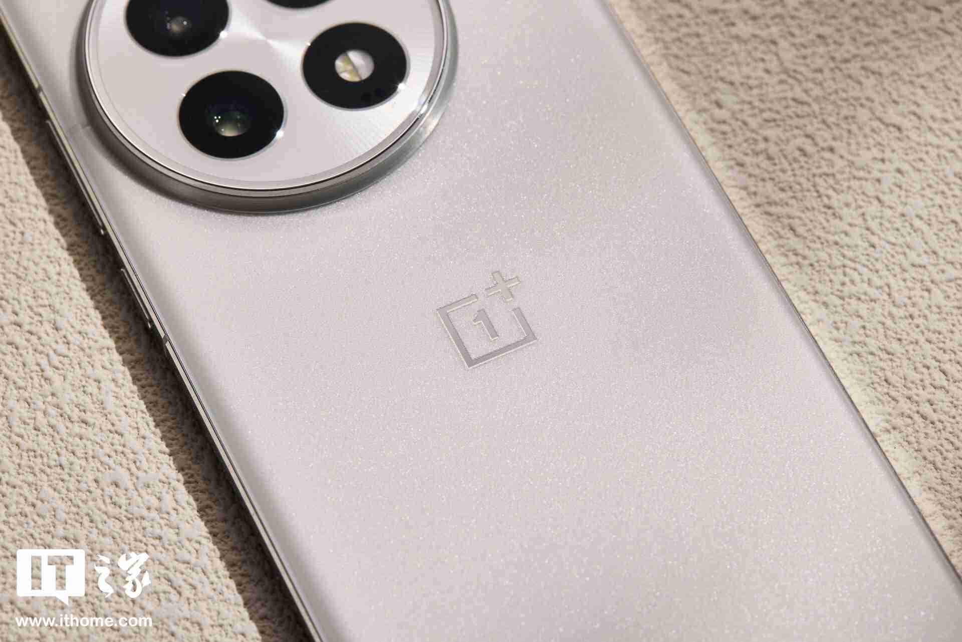 一加 13 手机 ColorOS 相册个性水印上线，支持搭配实况照片使用