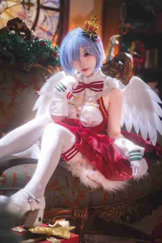 雷姆圣诞节COS，白丝萌妹，简直太爱了