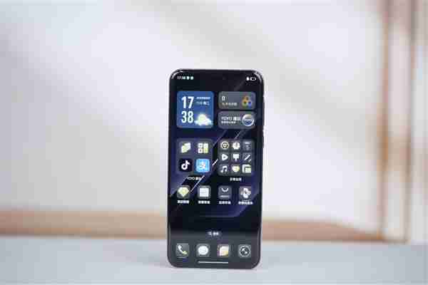 100倍变焦超远摄之王！荣耀Magic7 RSR保时捷设计图赏