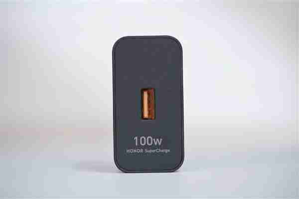 100倍变焦超远摄之王！荣耀Magic7 RSR保时捷设计图赏