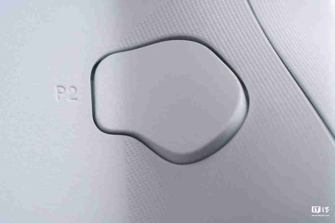 八位堂首款手游拉伸手柄发布：霍尔摇杆扳机、蓝牙连接，199 元