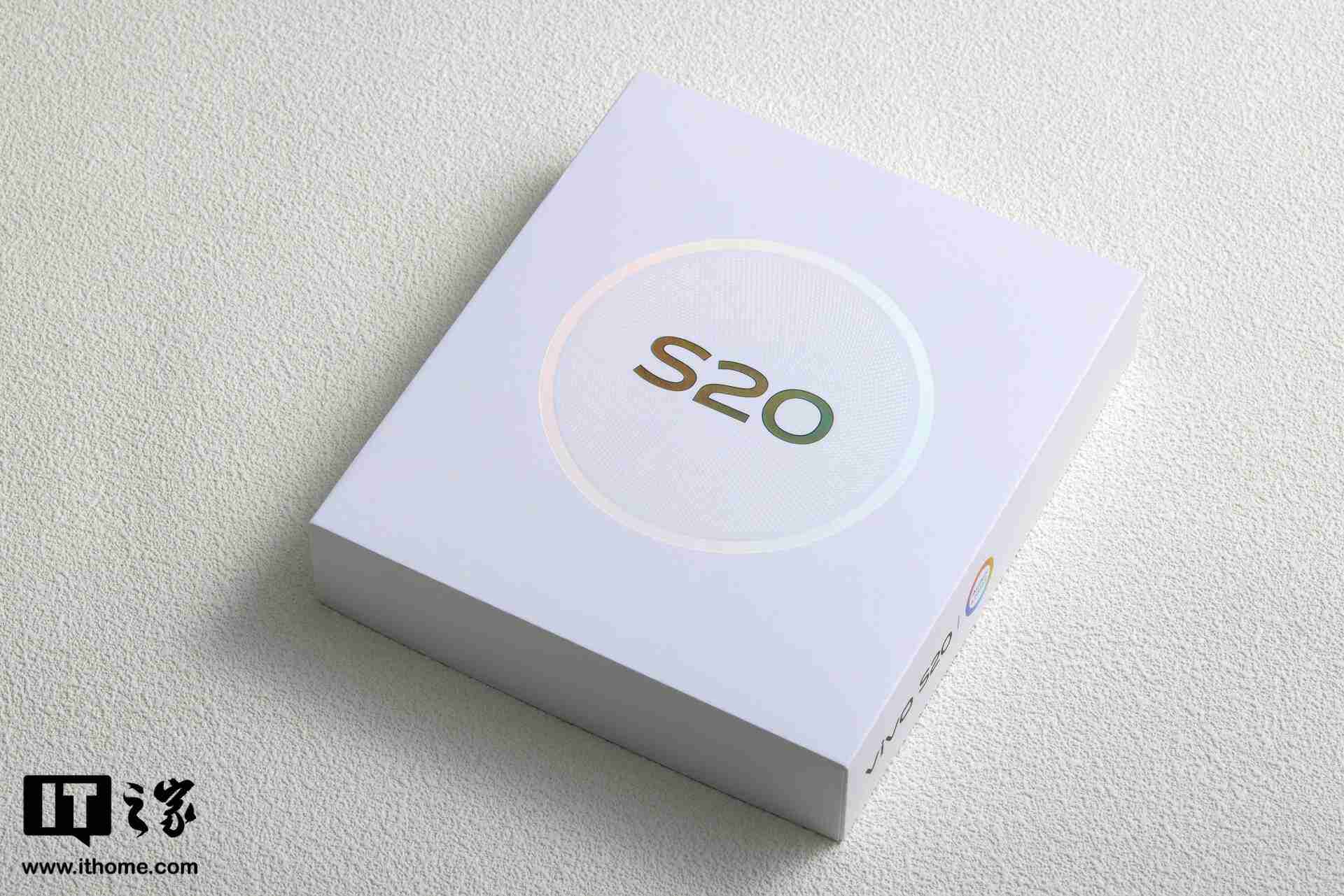 日出东方、美出东方：vivo S20「玉露白」图赏