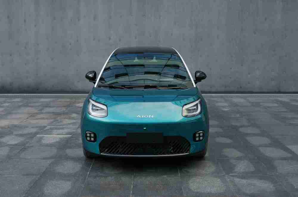 广汽埃安 UT 纯电小车官图发布：设计时尚