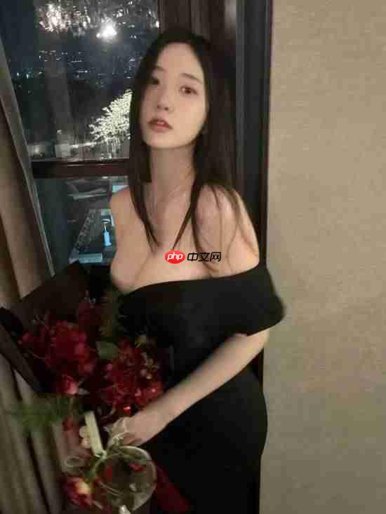 《剑星》体模圣诞节新美照：性感大雷藏不住