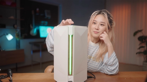 真大神！中国女玩家打造三合一游戏主机：PS5、Xbox Series S、Switch 2首次合体