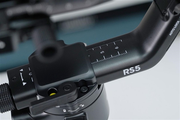 新一代相机增稳利器！大疆DJI RS 5手持云台稳定器图赏