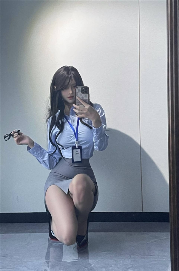 美女Coser被绅士画师肯定：让人心动了