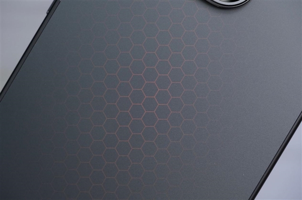 451万分最强旗舰手机！iQOO 15 Ultra图赏